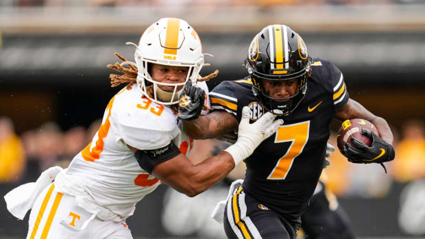 Missouri Tigers Dominic Lovett versus Tennessee's Jeremy Banks - 2021